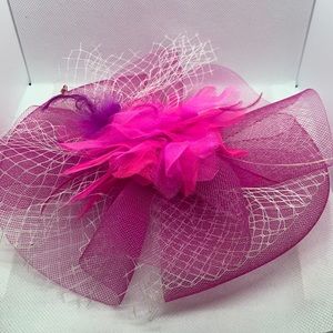 NWOT fuchsia fascinator bow hair clip feathers